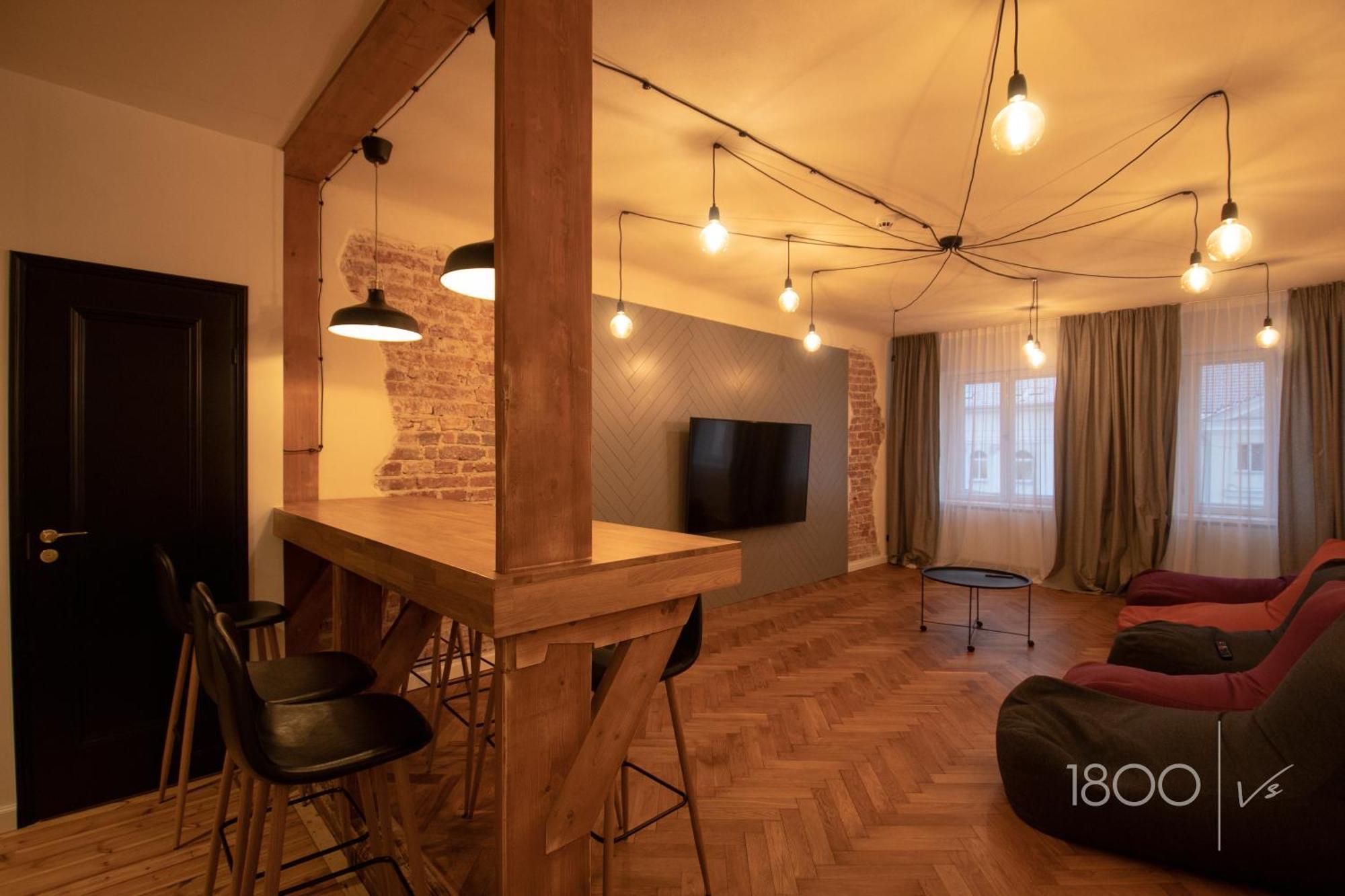 1800 By Vince Stay - Private Rooms In Town Hall Square Tartu Dış mekan fotoğraf